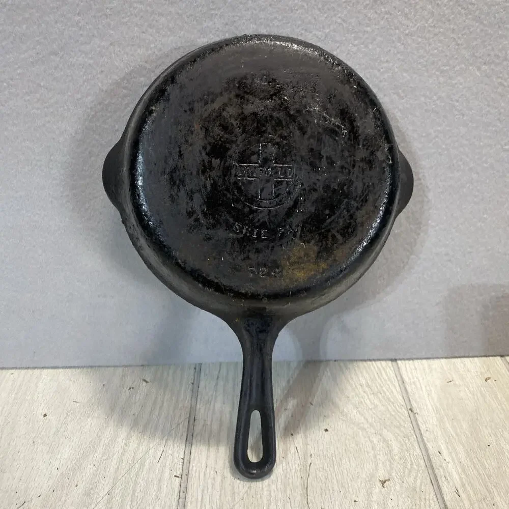 Vintage Griswold No. 5 Cast Iron Skillet A 724 Small Logo Erie, PA